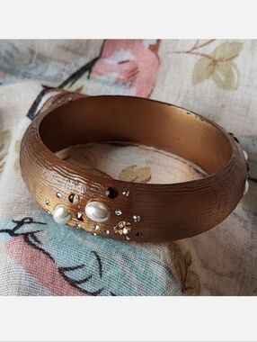 Matte Lucite Rhinestone Bangle Bracelet Unsigned Topaz Honey Faux Pearls